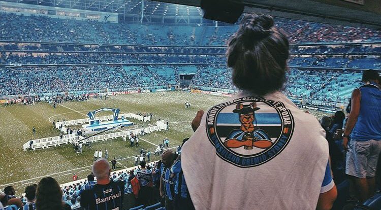 consulgremiosyd's tweet photo. Consulado Grêmio Sydney presente na @todosnaarena na Final da @RecopaConmebol #recopa2018 #GremistasPeloMundo #gremistas #Gremio #Tricolor #consulado #consuladogremista #arenadogremio #consuladogremiosydney https://t.co/yDBvutPsQF