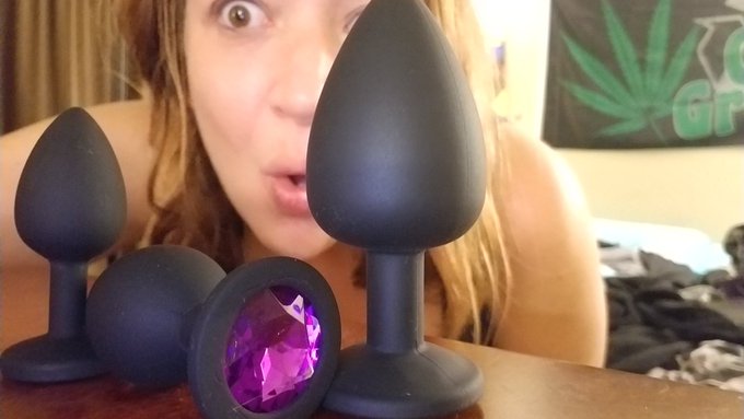 My first butt plug set. #naughtymom #milf #buttplugs #pawg #bootylicous https://t.co/tLT6dGBQJ2<a href="/tag/naughtymom"class="tags">#naughtymom</a><a href="/tag/milf"class="tags">#milf</a><a href="/tag/buttplugs"class="tags">#buttplugs</a><a href="/tag/pawg"class="tags"><span>#pawg</span></a><a href="/tag/bootylicous"class="tags"><span>#bootylicous</span></a>