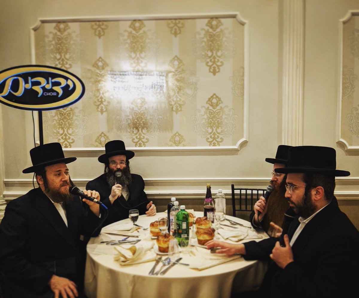 YedidimChoir's tweet photo. #BarMitzva in #BoroPark with #RebShloime @TaussigMusic #acapella #nomusic #awesomeperformance https://t.co/33ZDEPzqGM