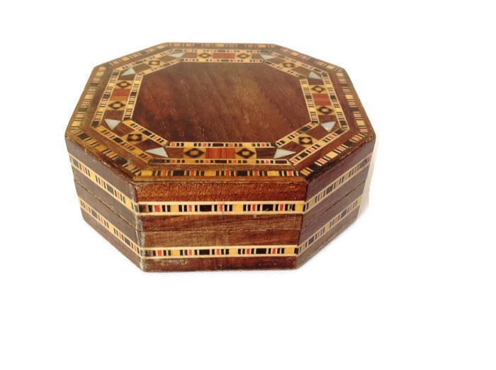 robysteph's tweet image. vintage wooden inlaid box, marquetry box, jewelry box, trinket box tuppu.net/48e9f0fd #Etsy #MarieLouisette #InlaidBox
