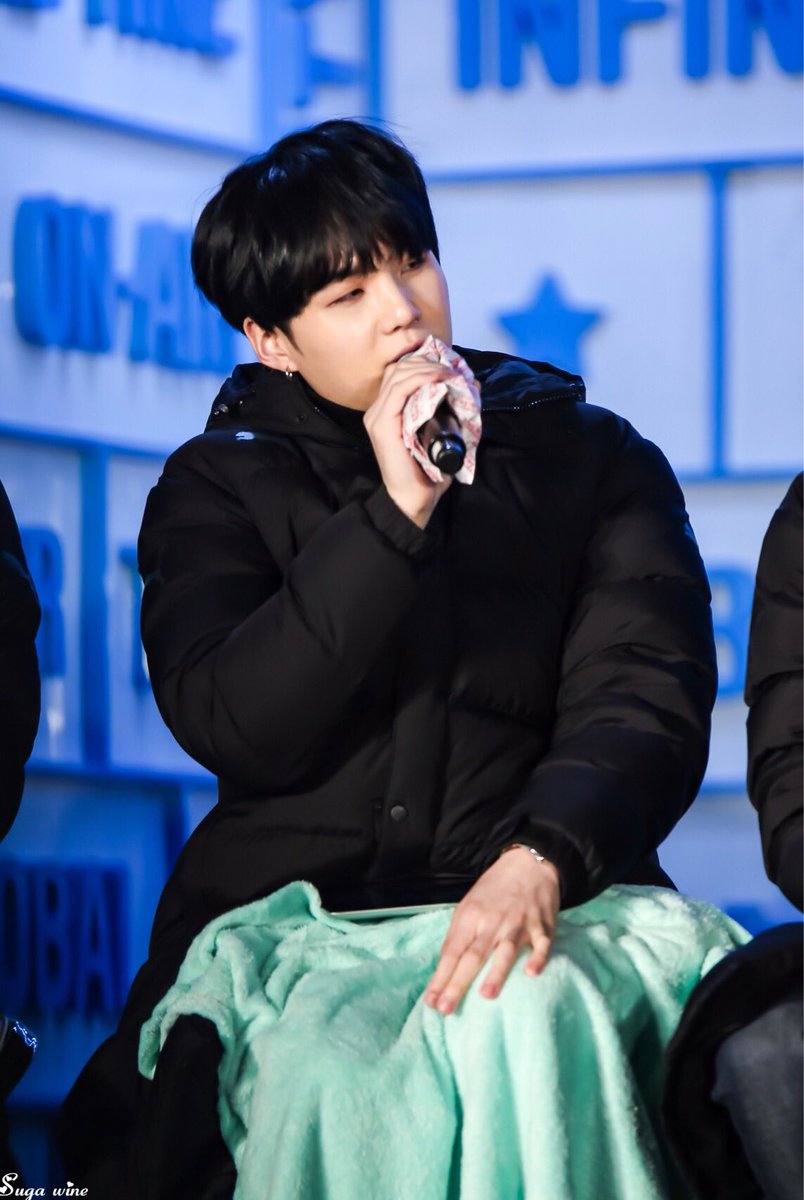 170124

#SUGA #슈가 #윤기 #민윤기 #BTS #iHeartAwards #BestFanArmy #BTSARMY <a href="/BTS_twt/">방탄소년단</a>