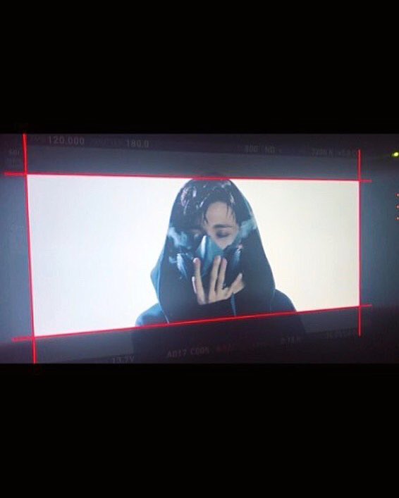 samueltrans_'s tweet photo. [TRANS] 180307 Samuel’s Instagram
#MusicVideo #DoneFilming #March28 #MiniAlbum #FilmCut 🎬 https://t.co/tLawsFIwmL