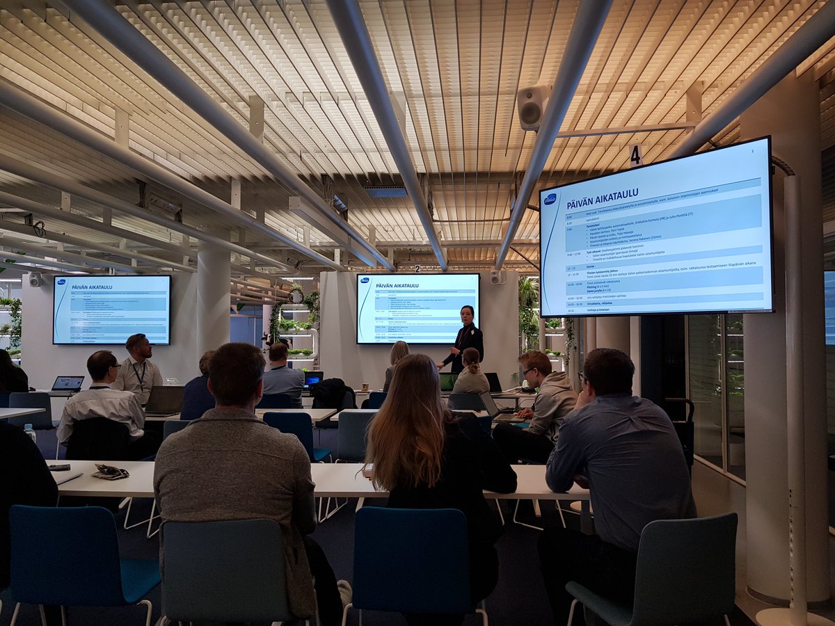 MKKKoskinen's tweet photo. #Capgemini, #DigitalWorkforce, #Fujitsu ja #Vincit #Valiofi #Robohack kilpailussa. Kuka löytää parhaat keinot viedä meidän digitaalisuutta ja robotiikkaa eteenpäin. Lähtölaukaus ammuttu. Nyt kohti ratkaisuja 👍 https://t.co/q5VkCjJVzA