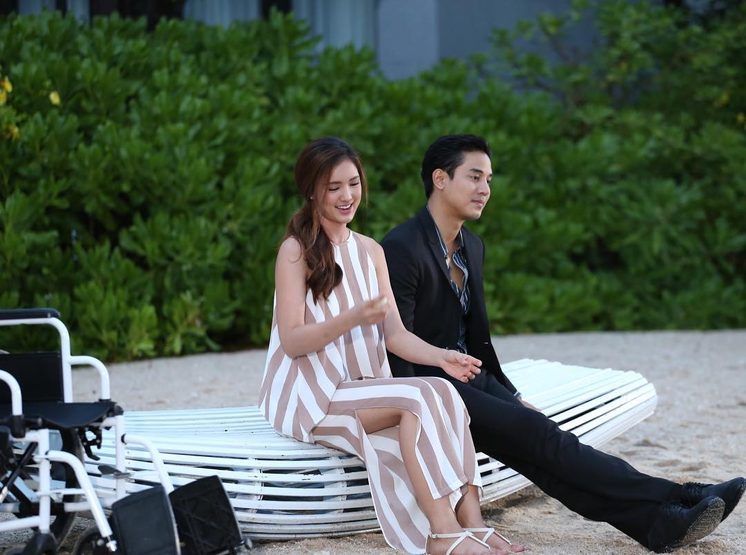 ดี้ดี ทำไมยิ้ม☺️😊 คุณแม่สวมรอย #youareme #raklakorn cr. instagram.com/p/BgBYnDIHsvf/