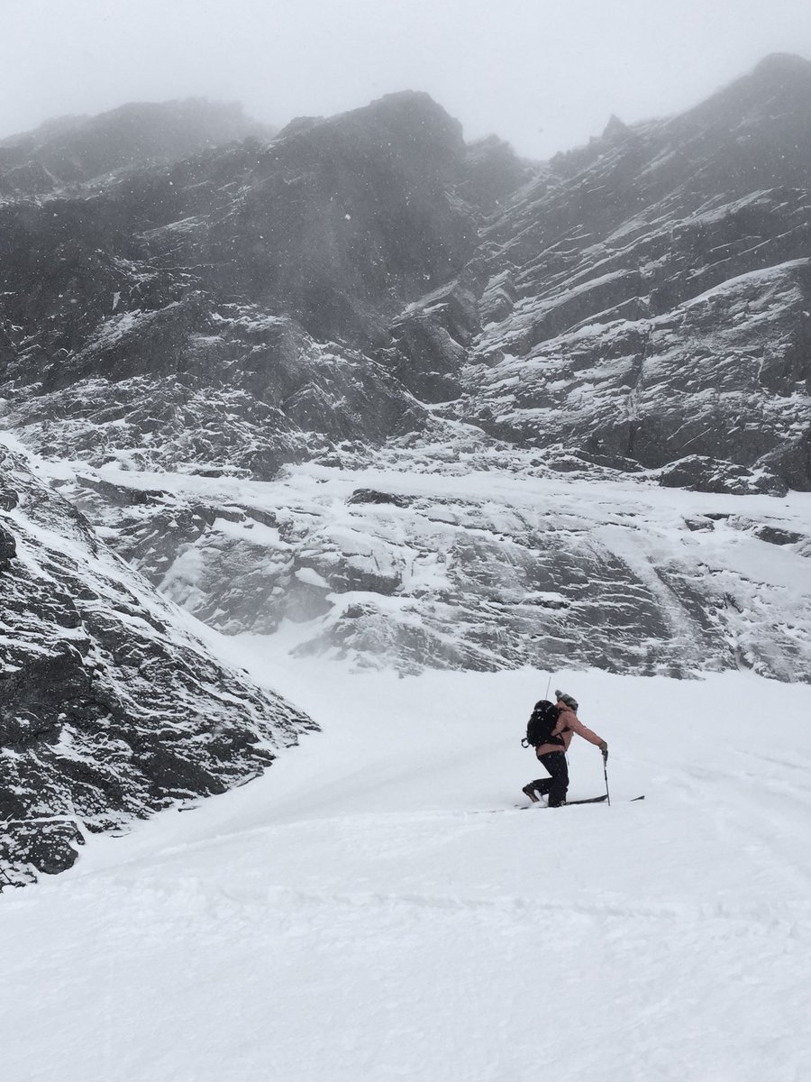 SecretStuffLab's tweet image. Find your happy place... climb it, then slide back down it #Lofoten #Norway #Splitboarding #Snowboarding #HappyPlace