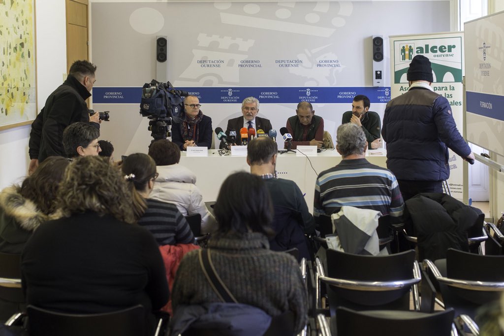 roslufe's tweet photo. Presentamos no @CCulturalOu da @DeputacionOU, xunto @FNALCER #Ourense “O Día Mundial do Ril”, que se celebra mañá o segundo xoves de marzo. #Concienciar #Sensibilizar #Previr https://t.co/FeN4e4TRfV