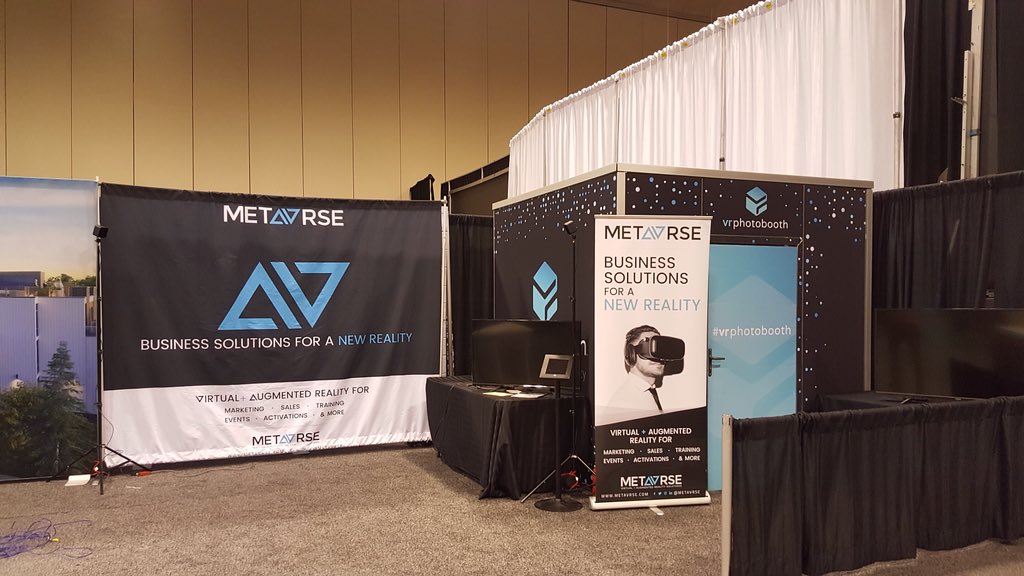 MetaVRse's tweet photo. Come visit us today @dx3canada and have your photo taken in our #VRphotobooth and try #BartendingVR #Training https://t.co/p3uNSO6ReX