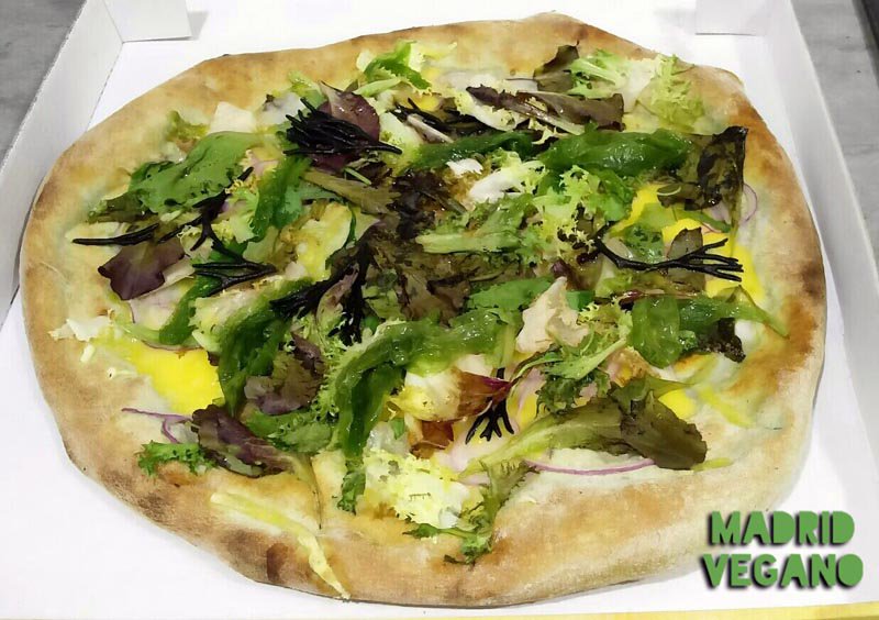madrid_vegano's tweet photo. Ya sabéis que hemos visitado #RusticFusion, un nuevo bar-restaurante #Vegan en #Prosperidad y como no podía ser de otra manera, debido a su amplia carta de pizzas lo hemos incluido en ℹ️ https://t.co/2QkBUxLSRj Además hemos añadido más 📷 #PizzaVegana #Madrid #Felizmiércoles https://t.co/3Ss1E85Xmi