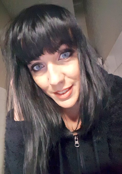 Bonne journ&eacute;e mes ch&eacute;ris !  Mouakkkkk 😘 #sexygirl #BlueEyes #GoodDay https://t.co/0mTqSgblXk<a href="/tag/sexygirl"class="tags">#sexygirl</a><a href="/tag/blueeyes"class="tags"><span>#blueeyes</span></a><a href="/tag/goodday"class="tags"><span>#goodday</span></a>