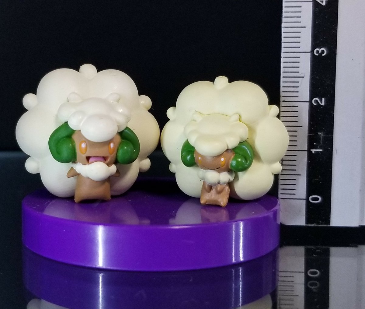 すくなめ ポケセン限定エルフーンのみがわりストラップのエルフーン が以前紹介したものより一回り小さい分1 40scaleに近そうです 改めてたかさ図鑑を参照するともふもふ部分合わせて0 7mっぽいので 正確にはさらに小さいのかも 40分の1スケールの すくなめ ポケセン限定エルフーンのみがわりストラップのエルフーン が以前紹介したものより一回り小さい分1 40scaleに近そうです 改めてたかさ図鑑を参照するともふもふ部分合わせて0 7mっぽいので 正確にはさらに小さいのかも 40分の1スケールの