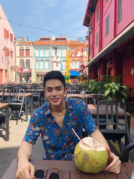 TheJakolDiary's tweet photo. WHEN BAE IS MAKING IT FEEL LIKE IT'S SUMMER EVERYDAY.... ANG INIT E! 👊🏻💦 https://t.co/FI69fLP0g5