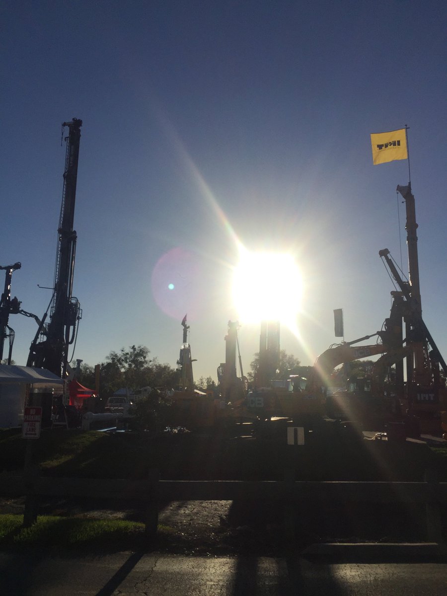 IFCEE_EXPO's tweet photo. The sun set on our first day of exhibits last night, as we kicked off IFCEE 2018 with a poolside welcome reception! Join us today for the Keynote Lecture by Scott Kress and a schedule packed with technology and education! Registration is still open onsite! https://t.co/kpqjeBBW2x