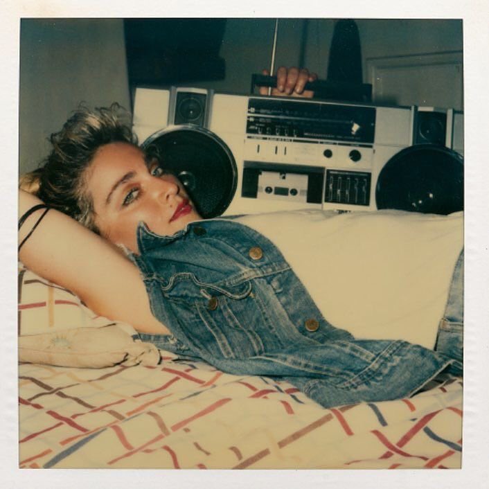 museumsound's tweet photo. Madonna in New York with boom boxes and break dancers (1983) #portablesound #boombox #newyork #newyorkcity #eighties #ghettoblaster #race #celebrity #madonna #culture #popculture #cultureofsound #sound #recording #audiorecording #recorded #recordedsound #portable https://t.co/DhHf7GzeKl