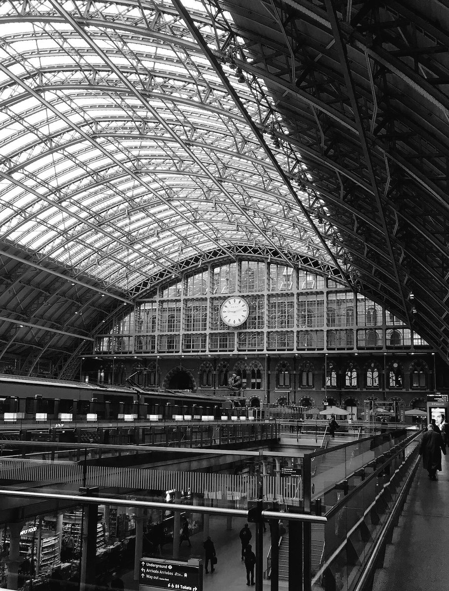 AVCltd's tweet photo. The team are working in London this week. #Insurance #Valuation #Transport #infrastructure. All going well and on schedule @RichBent007 @AntonyAttwell @matthewraven_95 #RobertW https://t.co/1HkwTgEZU6