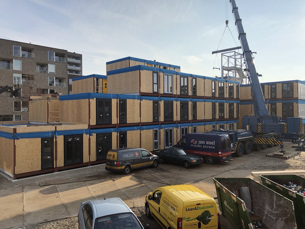 slortye's tweet photo. De opbouw van Alliantie blok 13A @JanSnelGroup is in volle gang. @vandenpolgroep en @Reinier002 verzorgt de elektrische installaties https://t.co/G6FGks4fw6