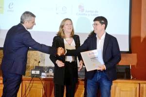 IBERAVAL's tweet photo. La firma vallisoletana Atlas Innovative Engineering  galardonada con el Premio EmprendedorXXI impulsado por Caixa Bank y otorgado por el Ministerio de Economía Industria y Competitividad. https://t.co/hUKNWbReG9 https://t.co/4lAkBq0dGh