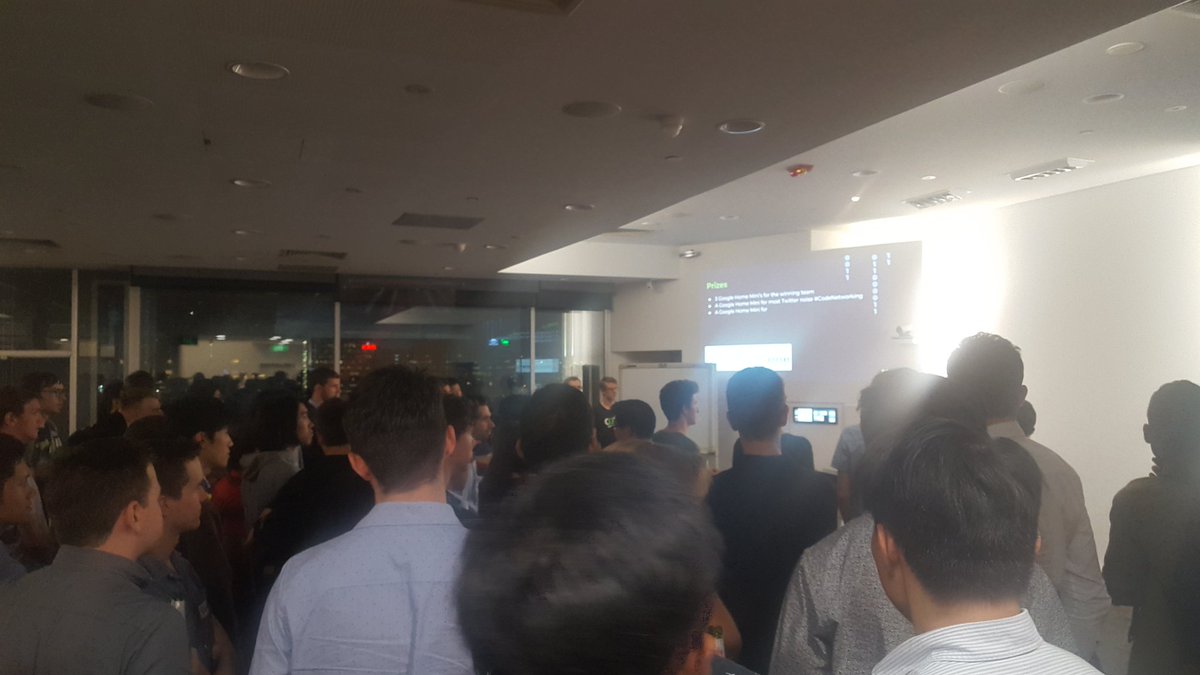 iamjessbarron's tweet image. Too many people to fit in frame! @QUTCode #codenetworking