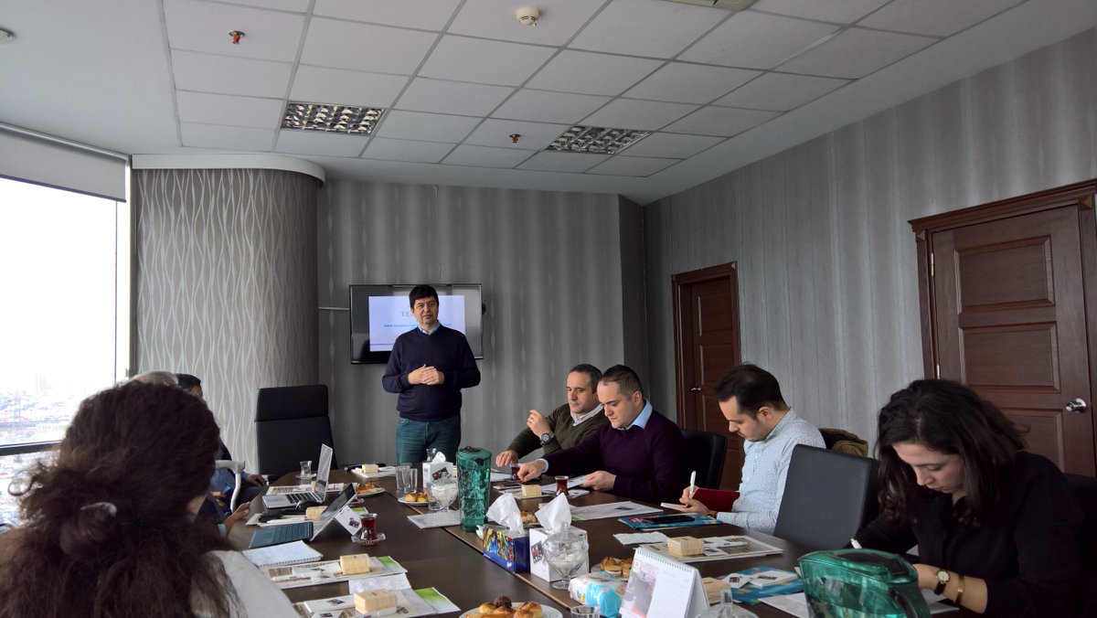 Hgh India fuar yetkilileri ile birlikte <a href="/EvsidDernegi/">Evsid Dernegi</a> üyesi ihracatçılarımıza Hindistan pazarı ve fuar hakkında bilgi veriyoruz