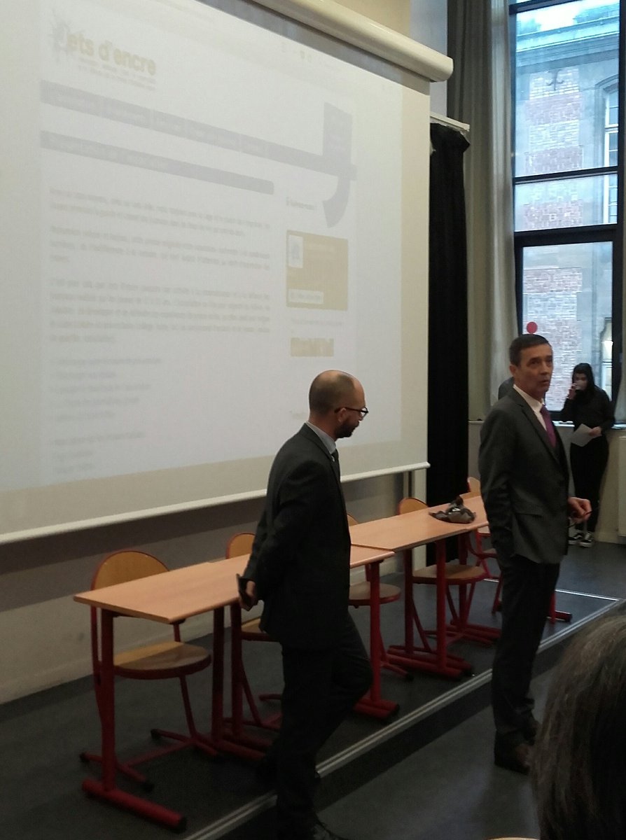 cmonath1's tweet photo. Ouverture des #R2J2 IdF @LeCLEMI et @asso_jetsdencre au lycée Montaigne à Paris. Construire l'avenir en prenant la parole (Mr Joël Bianco, proviseur). @clemiversailles, @clemicreteil et @ClemiParis https://t.co/dFEX1ukaQw