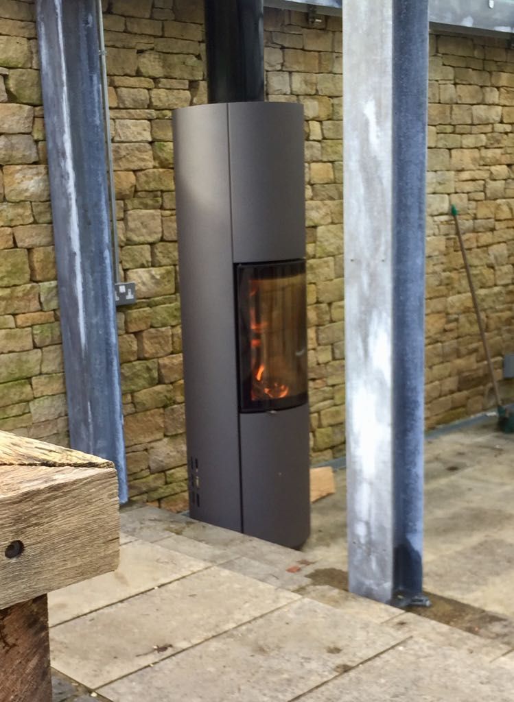 coriniumstoves's tweet photo. Some photos of a recent installation of a Spartherm Passo L in titan paint in a unique modern glass roof garden pagoda #CSinstallations #CoriniumStoves https://t.co/gltlD8KeBr