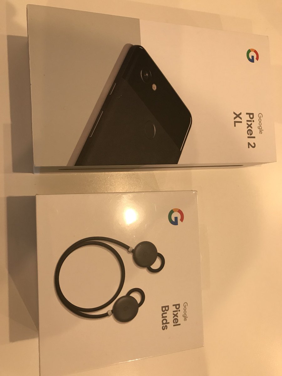 agkdesign's tweet photo. #newphoneday #pixel2xl #backtoandroid https://t.co/avXsu3Hfml