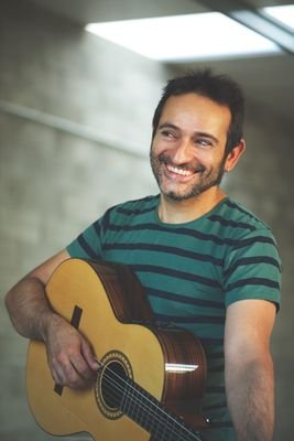 Com havíem anunciat us presentem avui dimecres en exclusiva el nou videoclip de <a href="/CarlitosMinarro/">Carlitos Miñarro</a> 'Pura Electricitat', segon tall del seu disc #IMPULS <a href="/Kasba_Music/">Kasba Music</a> . Aquí el teniu!!. A gaudir-lo!!!
ow.ly/fxf830iNHQN