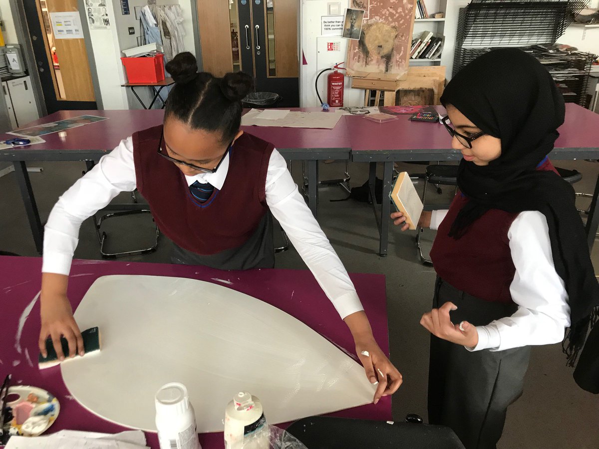THEHAARTSHED's tweet photo. students are doing artwork for the #Artshed  to celebrate #WomensDayExhibition opening this Thursday ! https://t.co/3aualIsSh4