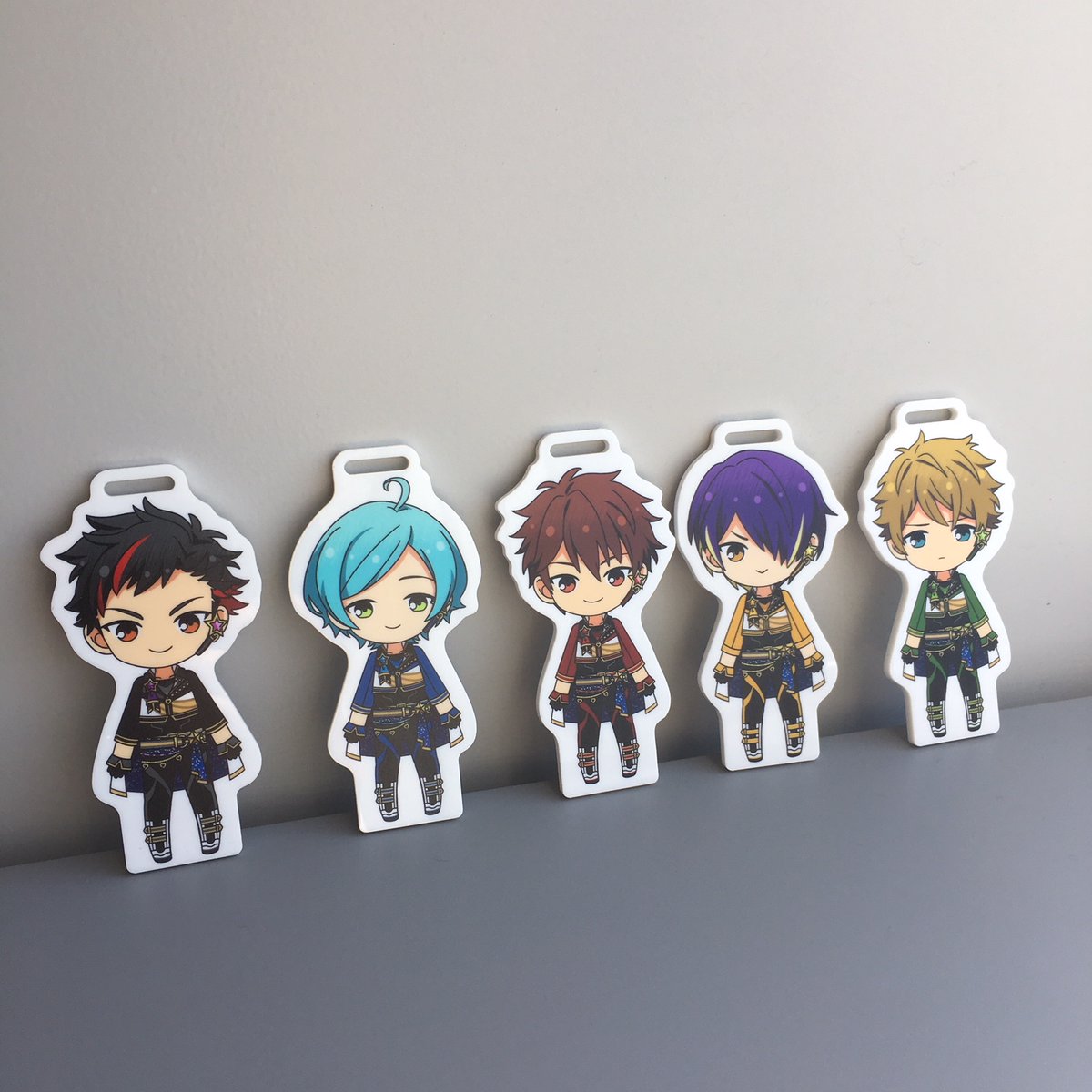 タワーレコード アニメ 本日発売 あんさんぶるスターズ アルバムシリーズ 流星隊 オリ特はラケッジタグ サイズ 縦 9cm 横 4 5cm 厚さ 3mm 素材 アクリル 白 種類 全5種 お渡しはランダム です あんスタ