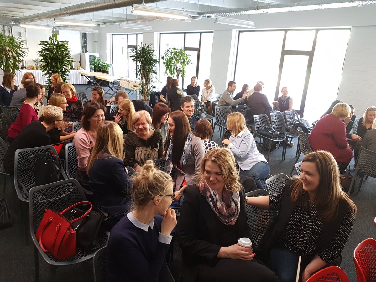 ICFLatvia's tweet photo. "Veiksmīgs dialogs ir savstarpējas saskaņas pamats komandā. Komandas gars ir tā rezultāts." Paulius Rate uzdevumā #icfcc2018 meistarklašu dienā dalībnieki iepazīstas viens ar otru un izzina cieņpilna dialoga pienesumu.🙏 #icfcc2018 #greatteams #teamcoaching https://t.co/FOBRObgHIG