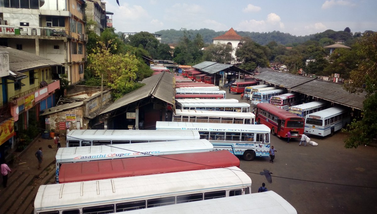 EmDeeS11's tweet photo. #Kandy town: Deserted streets but public transport still functioning. Can access #Whatsapp so far but, not #Facebook. Wouldn't it be more effective to arrest racist #monks &amp; their goons than impose a #internetban In case of a emergency how will people share information? @RW_UNP https://t.co/v59F1GUI3g