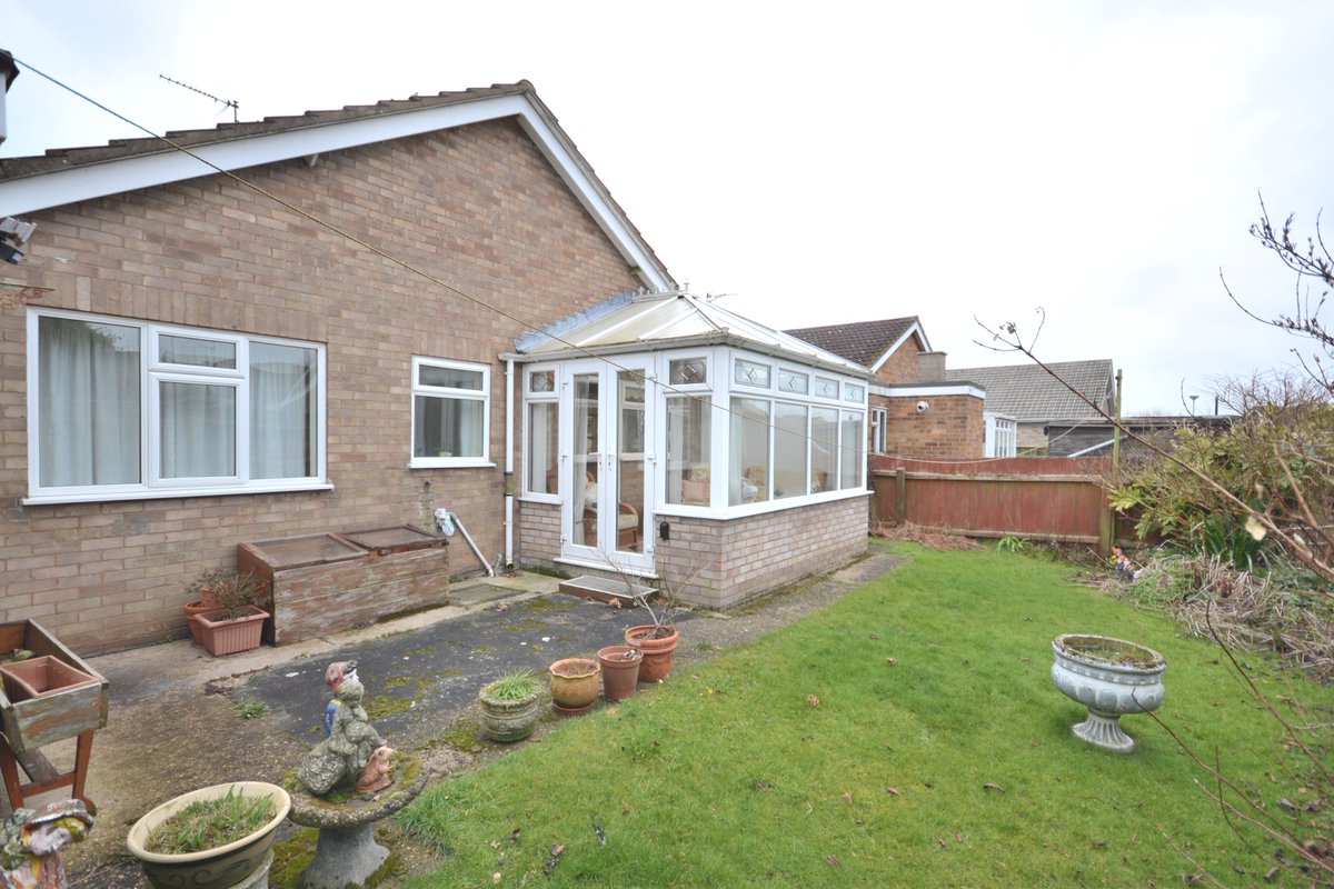 New Listing: Marsh Road, Terrington St Clement

£225,000

A 3 bedroom detached bungalow situated in the sought after village of Terrington St Clement.

To view all of our properties follow the link rightmove.co.uk/property-for-s…