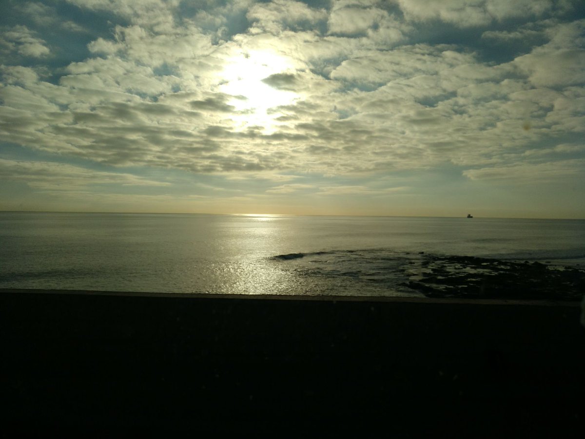 yokanarion's tweet photo. El amanecer de hoy 7 de marzo de 2018, en un lugar de #GranCanaria, no importa donde, siempre será hermoso. https://t.co/hZwa1lkN7E