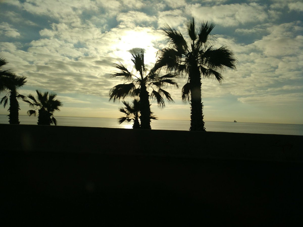 yokanarion's tweet photo. El amanecer de hoy 7 de marzo de 2018, en un lugar de #GranCanaria, no importa donde, siempre será hermoso. https://t.co/hZwa1lkN7E