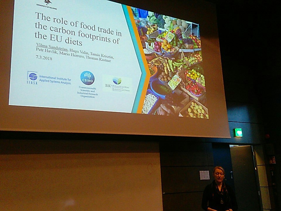 springsymposium's tweet photo. EU imports a lot of what it consumes. What is the impact of including trade flows on the estimation of carbon footprints of EU diets? @vilmacsandstrom #SpringS18 https://t.co/qN16jomzqP