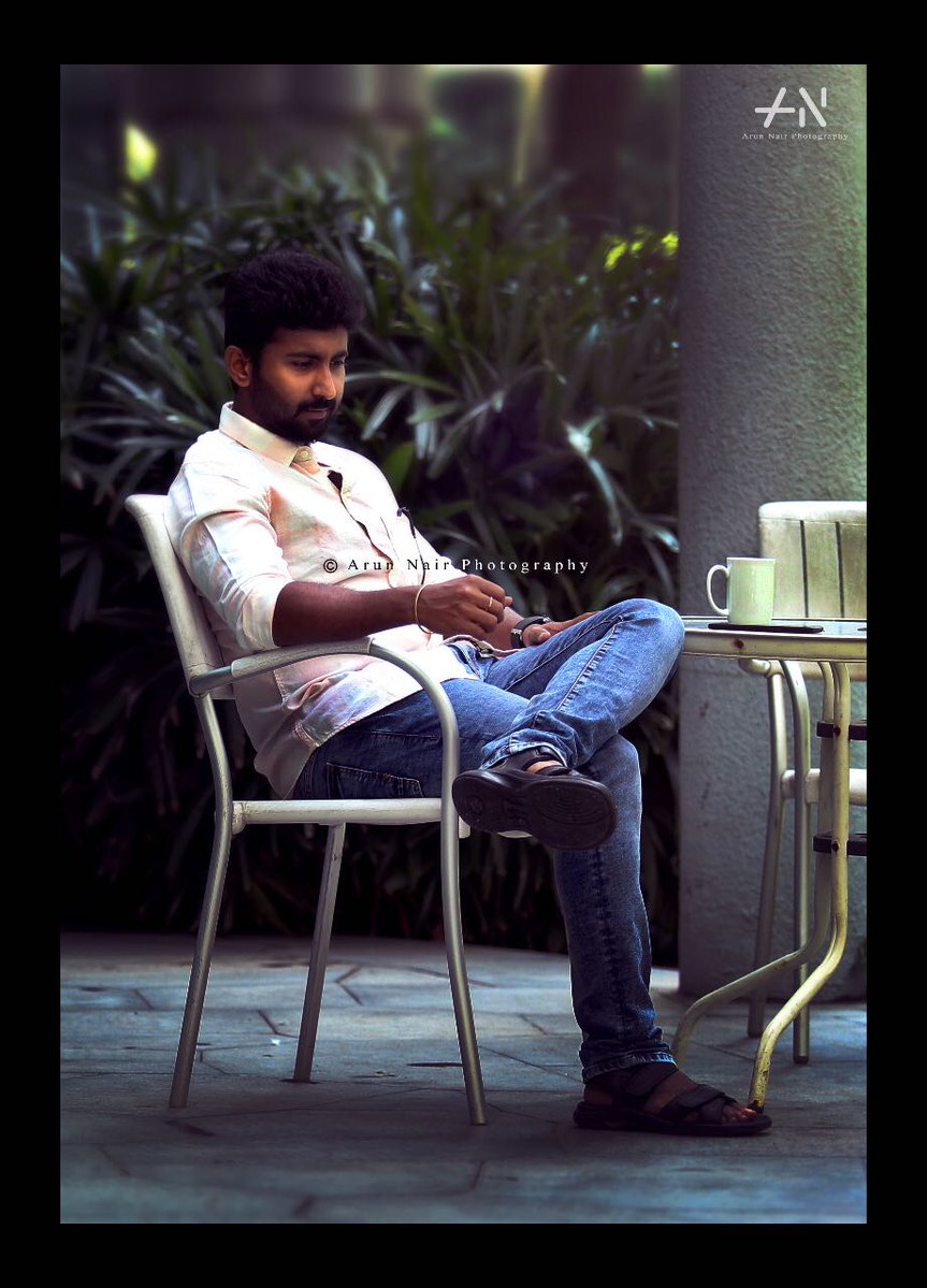 kollywoodtimes's tweet photo. Actor #Mahendran 's latest super stylish photoshoot images
#NammaOorukuEnnaDhanAachu #NOEDA @Actor_Mahendran @urkumaresanpro https://t.co/KYe2Aggjew