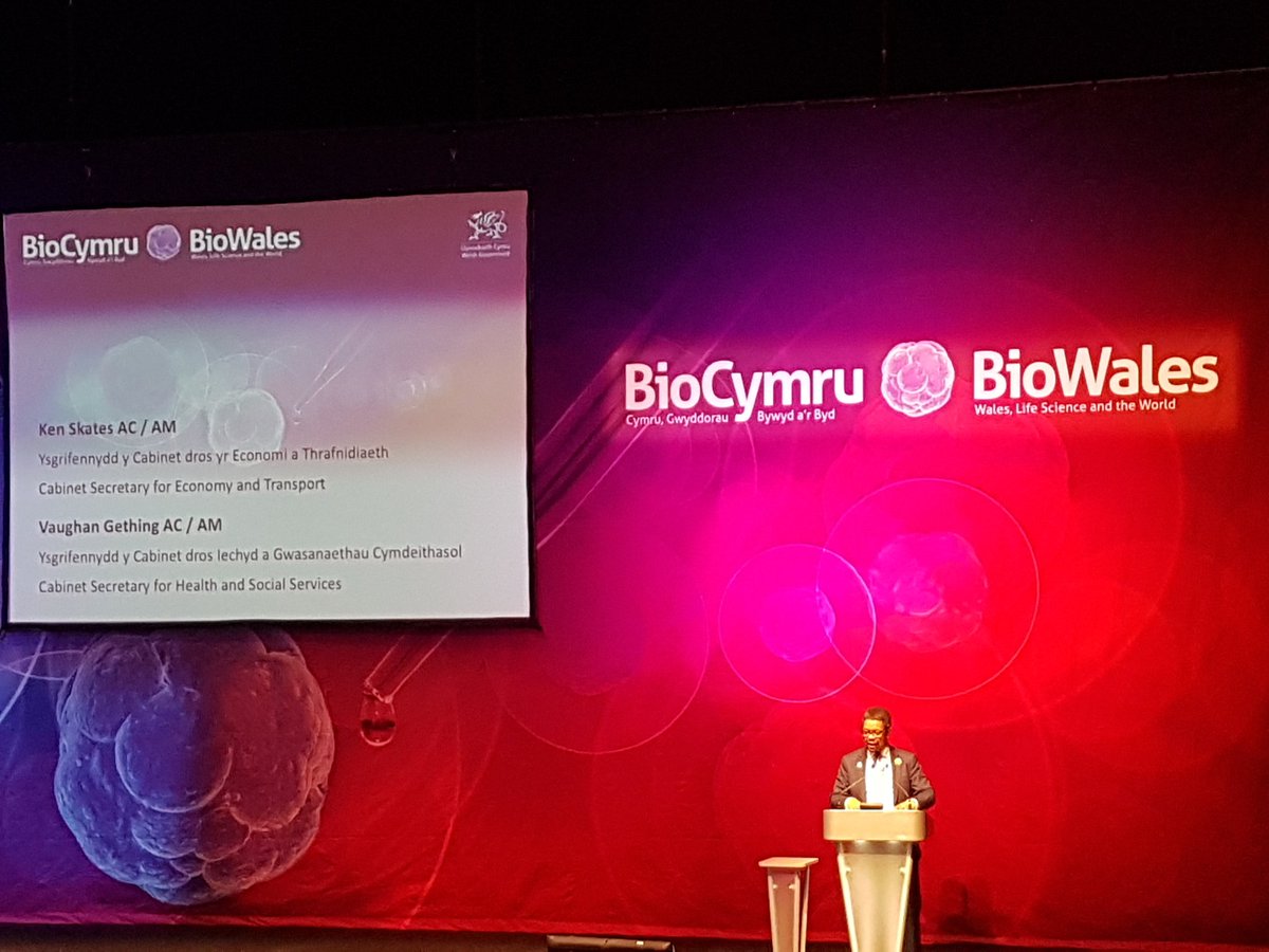 WalesGenePark's tweet photo. Cabinet Secretary for Economy and Transport @KenSkatesAM and Cabinet Secretary for Health and Social Services @wgcs_health open @BioWales #BioWales2018 #BioCymru2018 @ResearchWales https://t.co/6cQU5lCJa4