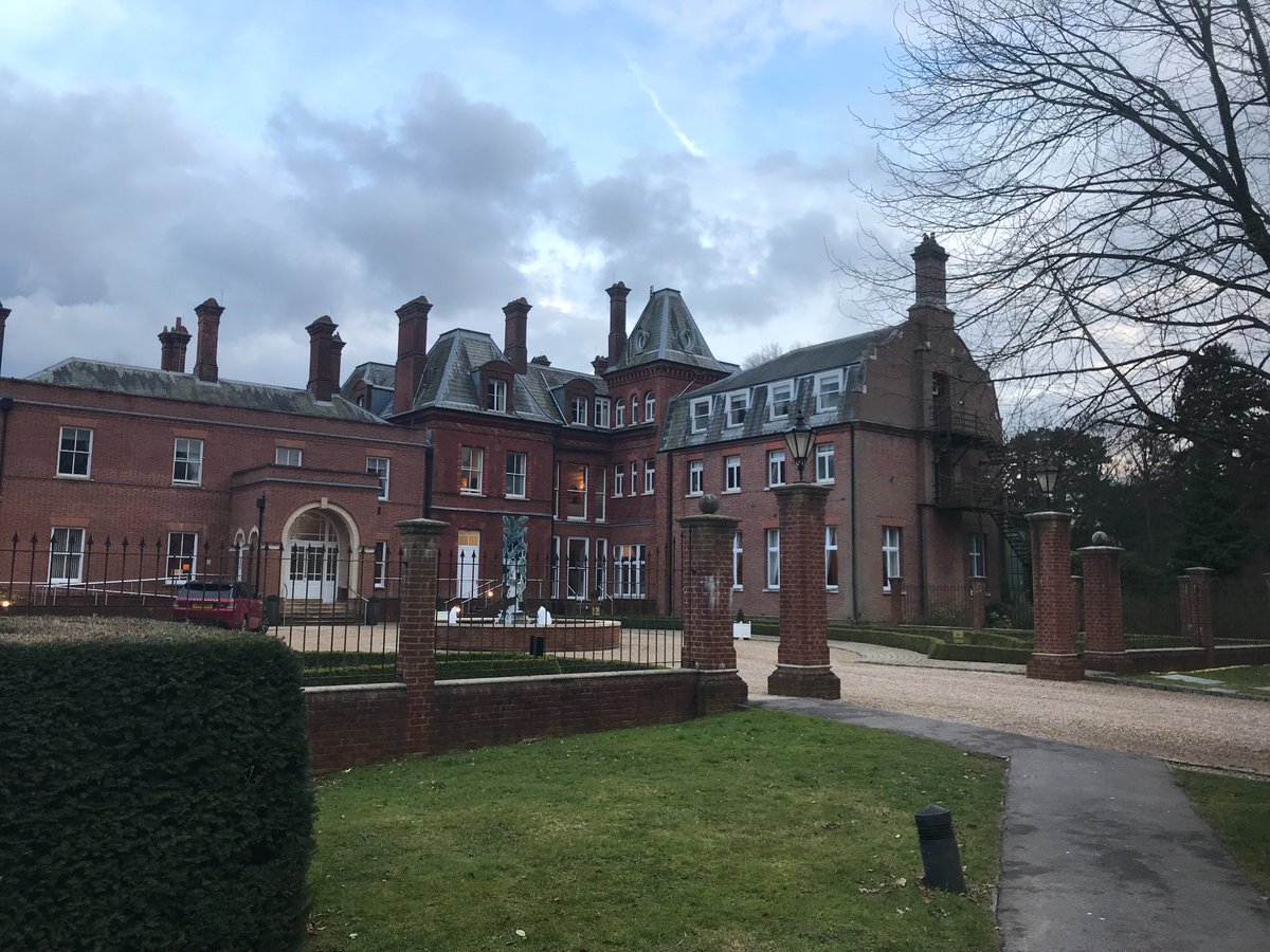 sampsoncoaching's tweet image. Group coaching with the executive team of the UK&apos;s leading hospitality and wellness brand. An inspiring group of people in a fabulous location. #sampsoncoaching #execcoaching #wellness #newclient