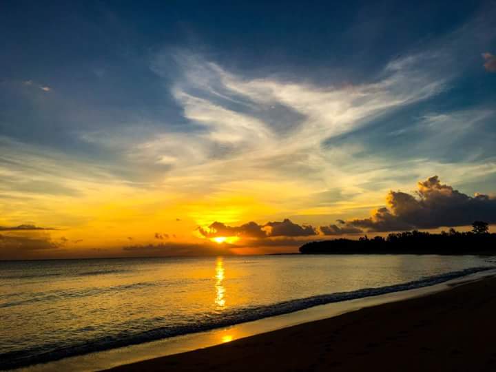 YhazMontecillo's tweet image. It’s okay not to be okay. One can’t expect to feel 100% 24/7 365. On these low energy days,Breathe. Just breathe. It’s the most courageous thing one can do sometimes. 

Thank You Jomalig Island for this wondeful experience. You have a beautiful place in my heart.

#hellosunset