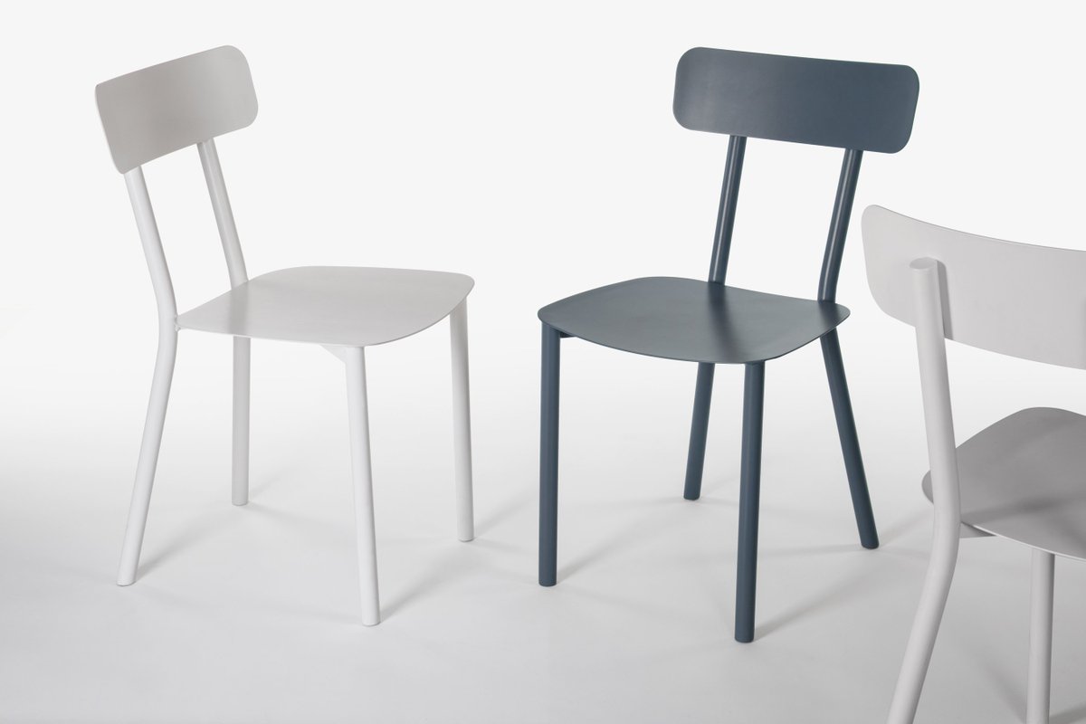 STIP was founded in Milan in 2017 to bring together the experience of Elia Mangia and Maripaz Méndez and give new impetus and form to design projects for furniture, lighting and accessories based on a vision combining harmony, versatility and research. #STIPbySTIP