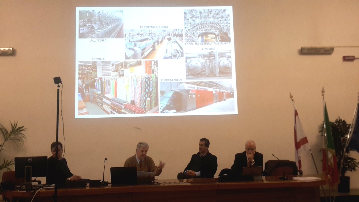 ConfindToscNord's tweet photo. In corso all'#ItisBuzzi un incontro degli studenti degli indirizzi di #meccanica e #meccatronica con imprese dei settori #meccanotessile e #ICT di @ConfindToscNord. https://t.co/a73c2HGqaH