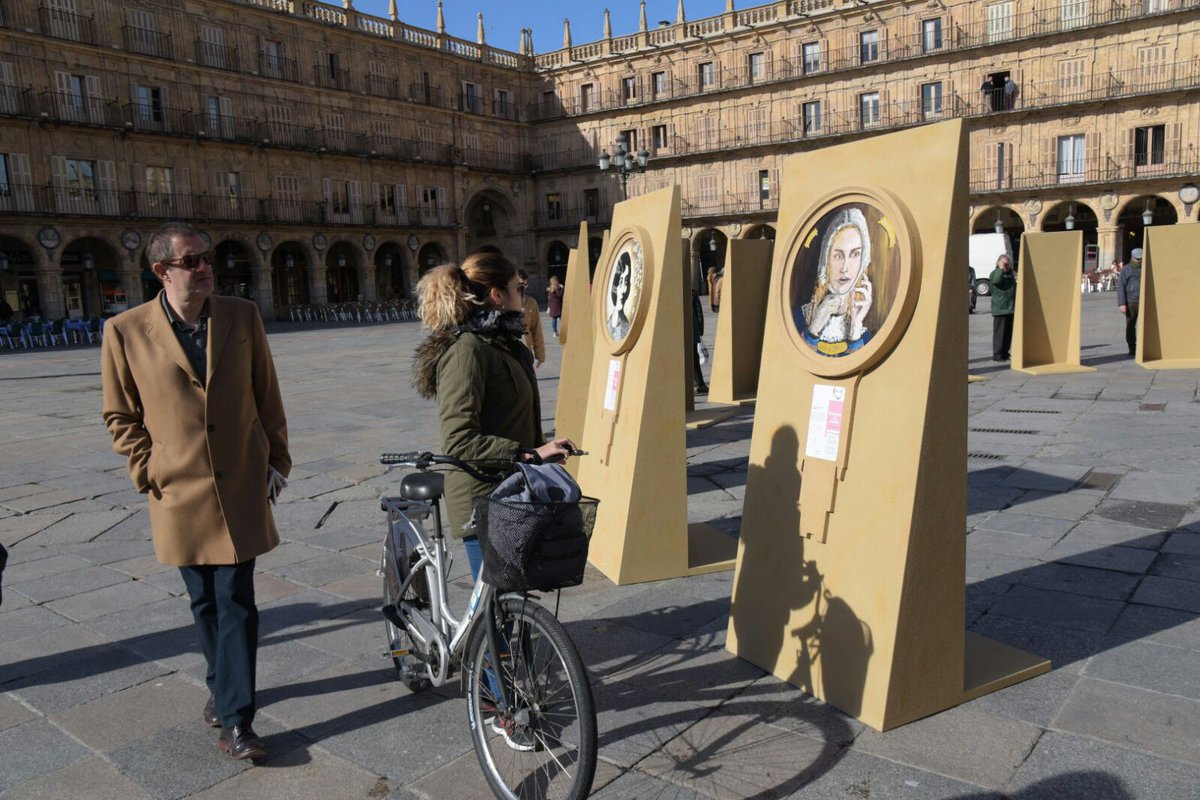 usal's tweet photo. 22 mujeres. 22 alumnas de la Universidad de Salamanca cuyos méritos cayeron injustamente en el olvido por el hecho de ser mujeres. 22 #RostrosDelOlvido cuya memoria se recupera gracias al trabajo que han realizado 22 artistas. Descúbrelas. Recuérdalas. 💜 https://t.co/ulkLIuFhrl