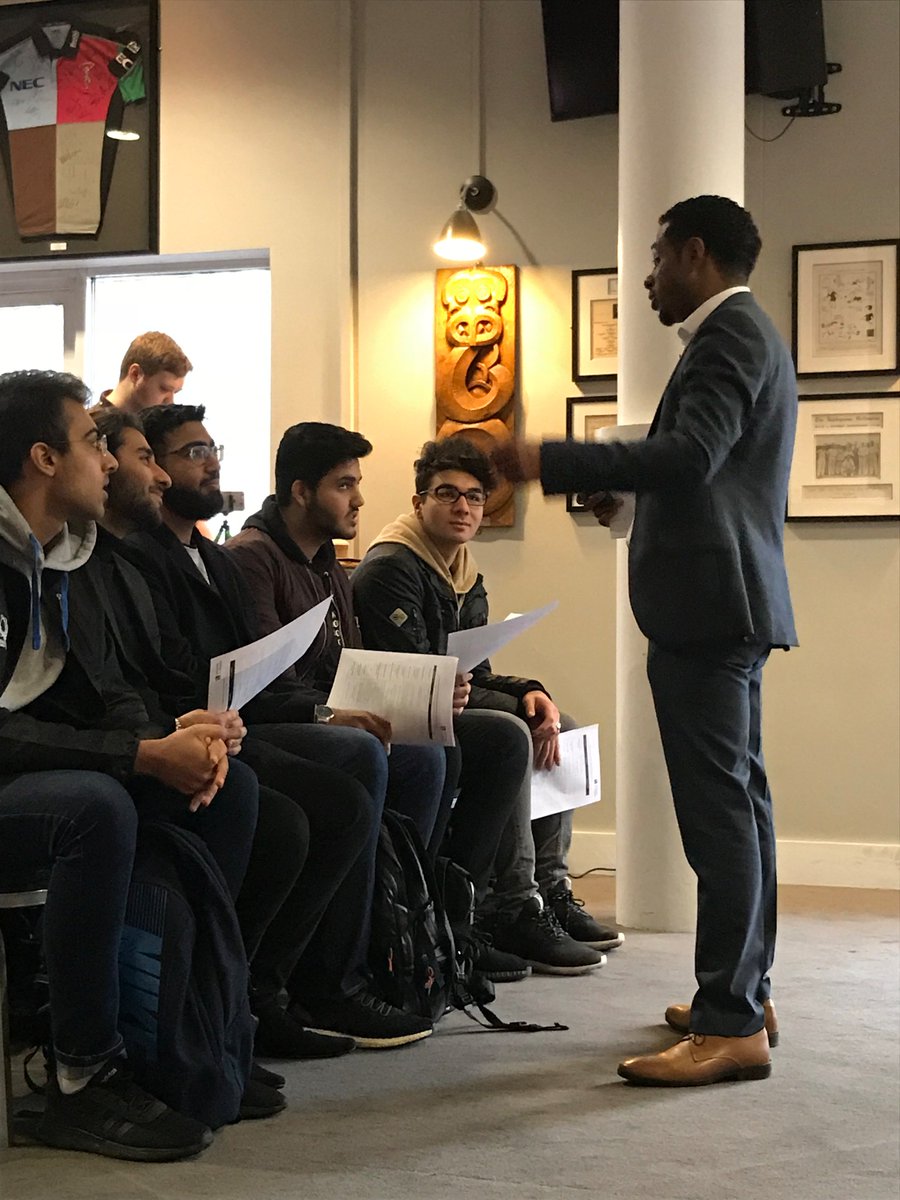 AfC_KREBP's tweet photo. We have the fantastic @ssfranklin from @SeeGarnUK giving a motivational talk to our young people, encouraging them to get the most from our exhibitioners here at the World of Work Roadshow. Packed house! 🎙️🧠 #AfCWoW18 https://t.co/sOn1LvUHF9