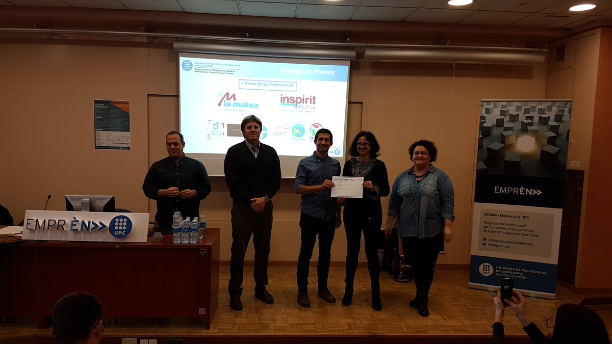 EmprenUPC's tweet photo. 🥁🥁🥁 I el premi al millor projecte és per a #InsureAPP i la millor presentació del Demo Day per a #Victu!!! Enhorabona a tothom! @la_UPC @eseiaat_upc #emprenupc https://t.co/OFnbofX0Ni