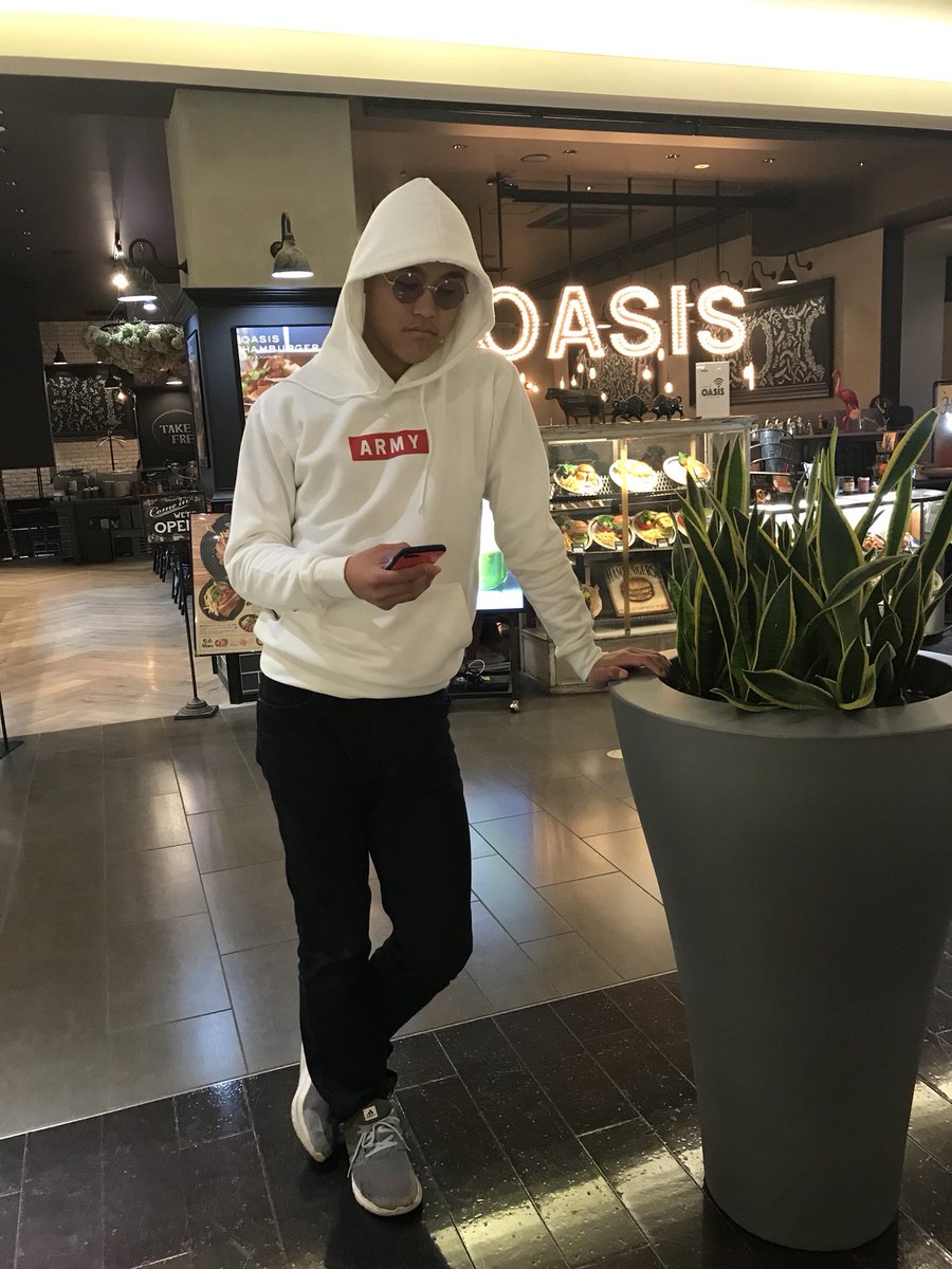 h_Kentaro68's tweet photo. 今日は金沢の観光地 “フォーラス” に
行ってきました。
そして、今日はファンから高評だった
GUコーデでぶらぶら✌️
次はコメントで多かった
しまむらコーデ挑戦しようかなー😎
お金とんでっちゃう💰💰💰

#おしゃれ
#GUコーデ
#オシャレさんと繋がりたい https://t.co/EuJJf3vcgp