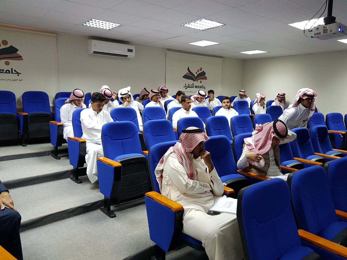 Thadig_College's tweet photo. ضمن فعاليات قطار التدريب ..
محاضرة  بعنوان الإدخار  قدمها د أحمد هاشم https://t.co/Tj8hhbkR2A