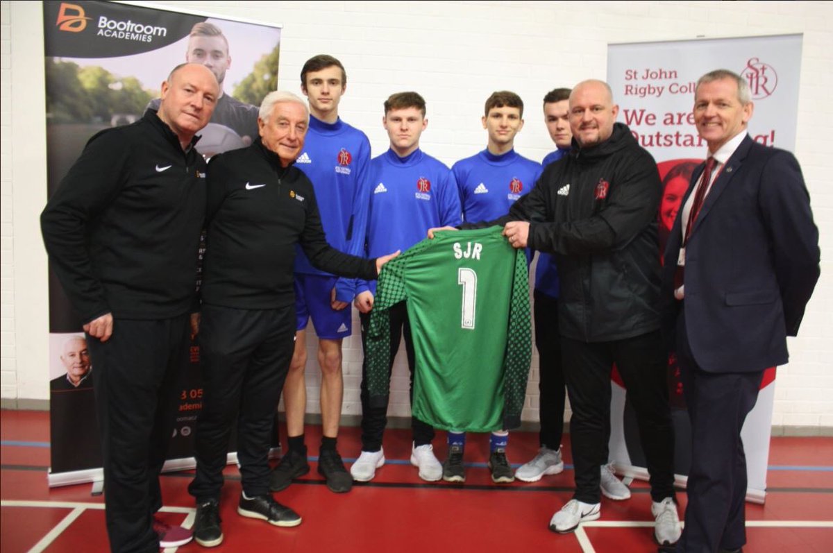 stevemacca11's tweet photo. Looking forward to meeting all of the potential students for our course next year at @SJR_PE in Wigan. If you are interested come along tonight to find out more!

St John Rigby College
Wednesday 7th March
5pm - 6pm

Call us for more info ☎️ 03300580515

#Education #Wigan https://t.co/lCue6fM0ol