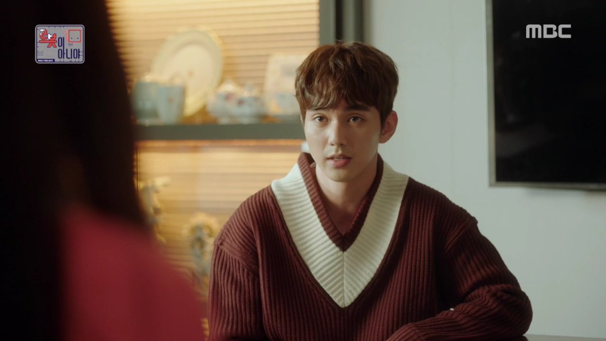 kuchigucci's tweet photo. From now on I'll speak in English and u will answer me in French. Got it? Why aren't u answering me? *silent mode* #ImNotARobot #YooSeungHo #์ ์นํธ #ChaeSooBin #IAmNotARobot #INARTesting https://t.co/F4hjFurreB
