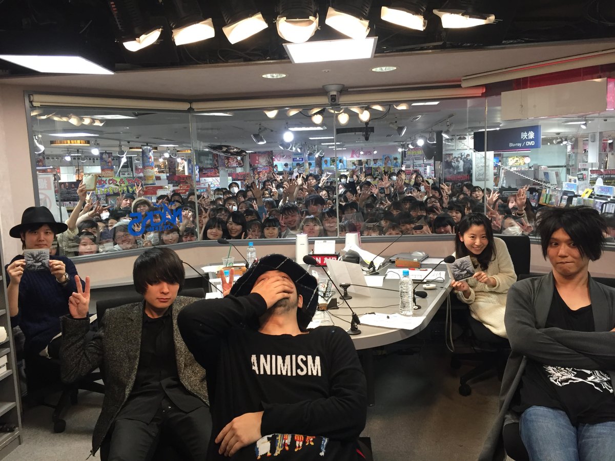 kirasuta795's tweet photo. #NACK5 #キラスタ に #UNISONSQUAREGARDEN @USGinfo の斎藤宏介さん、田淵智也さん、鈴木貴雄さんが出演。
・3/7（水） NEWSG「春が来てぼくら」リリース
・4/13（金）からUNISON SQUARE GARDEN TOUR 2018「MODE MOOD MODE」スタート
@HMV_Omiya #radiko #LISMO_WAVE https://t.co/fNxpTIaRVq