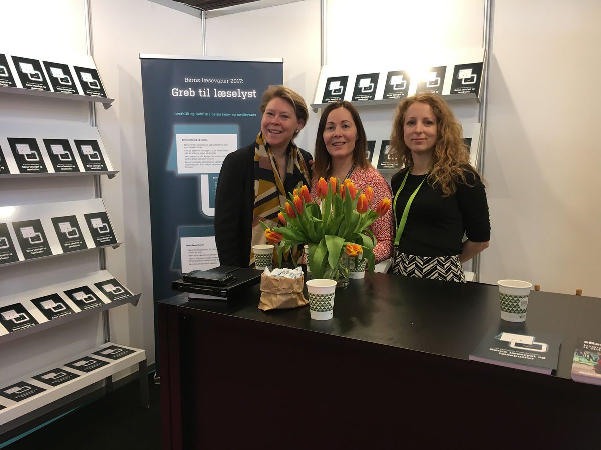 FremtidsBib's tweet photo. I dag kan du få rapporten 'Børns læsevaner 2017'på vores stand nr. 286 på Læringsfestivalen i Bella Center &amp; en snak om børns læsevaner i fritiden med det gode hold fra @FremtidsBib , https://t.co/fz6jNRajf8, https://t.co/bpfmOqfTku og #SLSK   #laerfest #læsevaner #bogsnak #børn https://t.co/YUN2zOQLqa