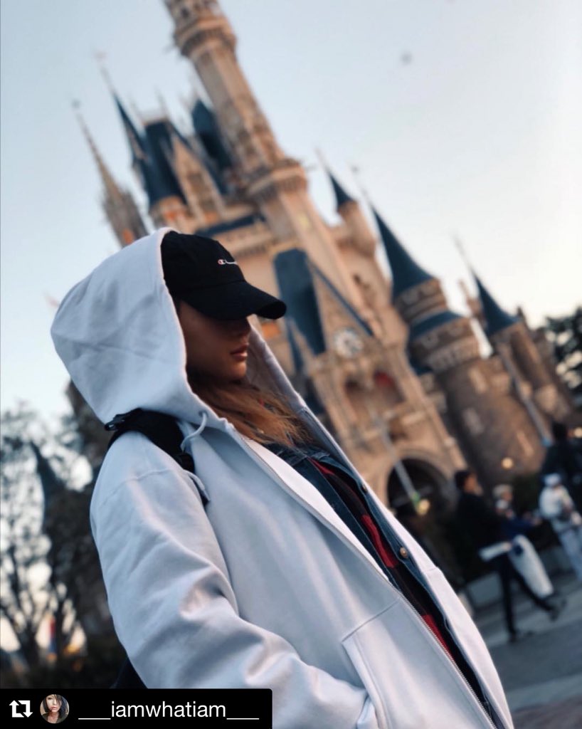 ssb_style_tokyo's tweet photo. thank you😍 @___iamwhatiam___
#Repost
【MVL / ZIP PARKA】¥9,000-(+tax)
color : Black White
size : Free
着丈76㎝ 身幅66㎝
裏起毛
《SSB STYLE TOKYO》
STORE : https://t.co/OVZ47vTFzF
MAIL : ssbtokyo@gmail.com
TEL : 03-6380-2303
#パーカー
#ストリート
#strret
#ファッション https://t.co/2vdm2xGF8p